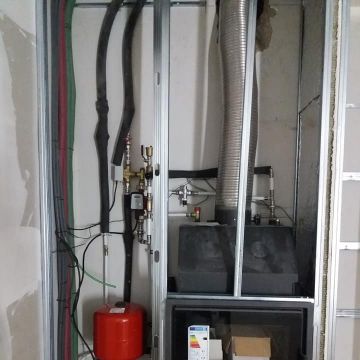 NAAF SOLUTIONS - Braga - Rohrleitungen installieren