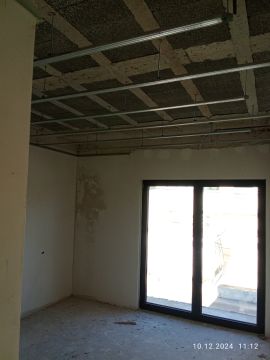 Hurjui dragos - Mafra - Instalação, Reparação ou Remoção de Revestimento de Parede