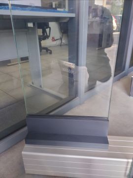 Atelier dos Biscates - Paredes - Pet Door Installation