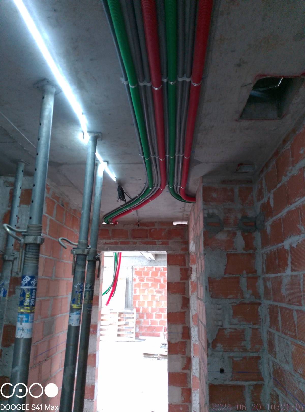 Ozires - Amadora - Lighting