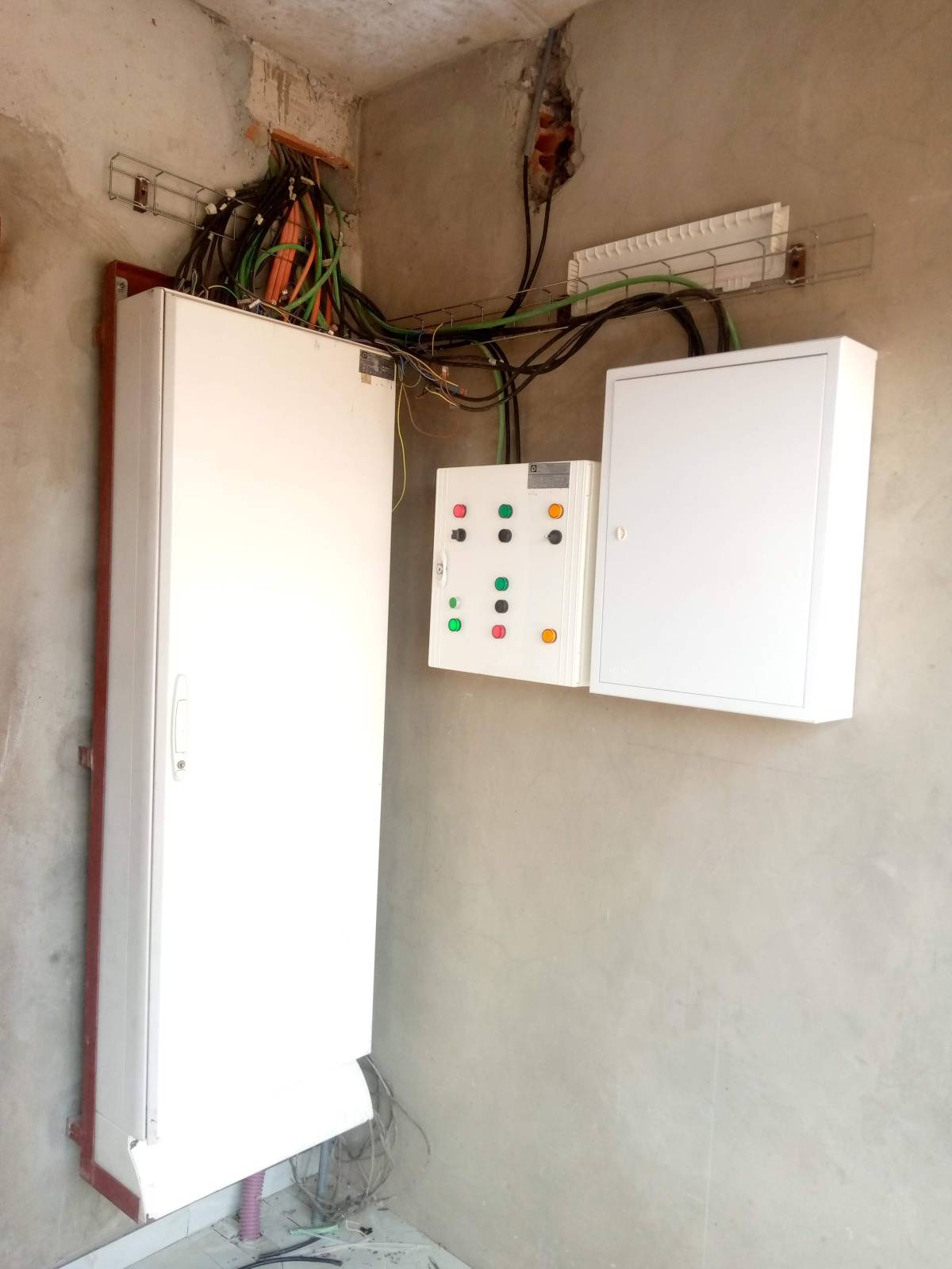 Ozires - Amadora - Circuit Breaker Panel or Fuse Box Repair