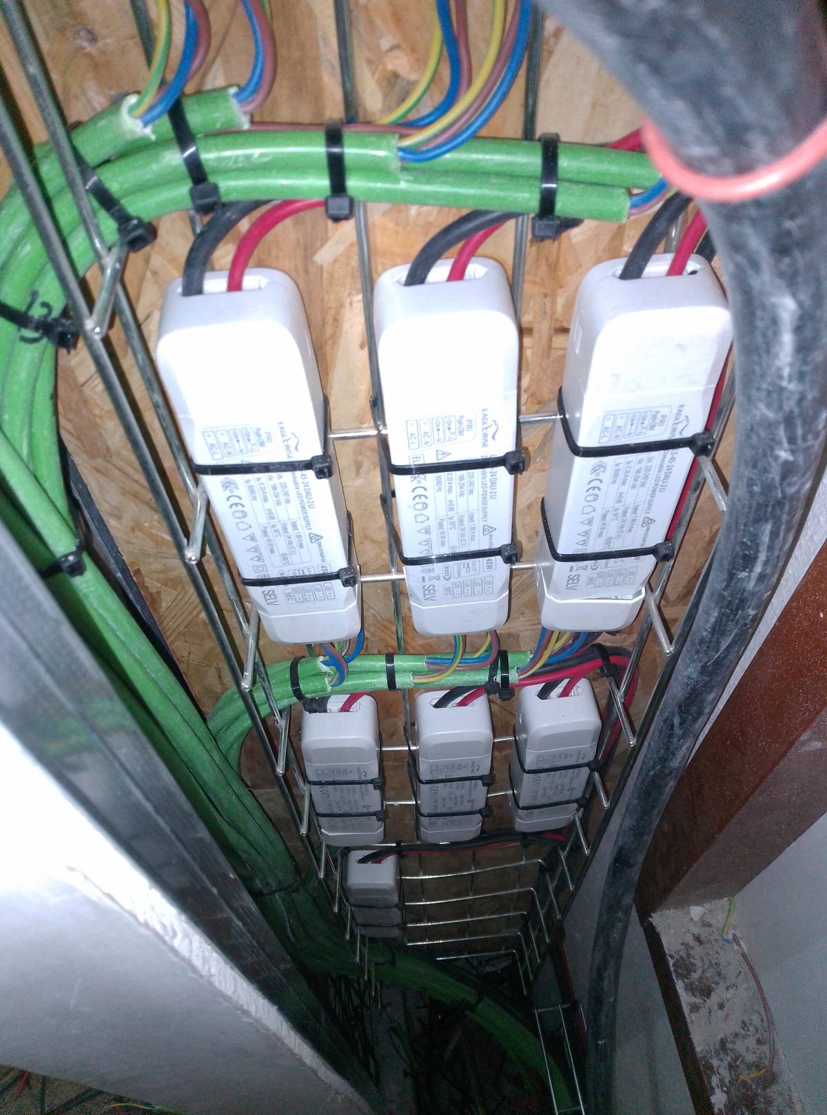 Ozires - Amadora - Wiring