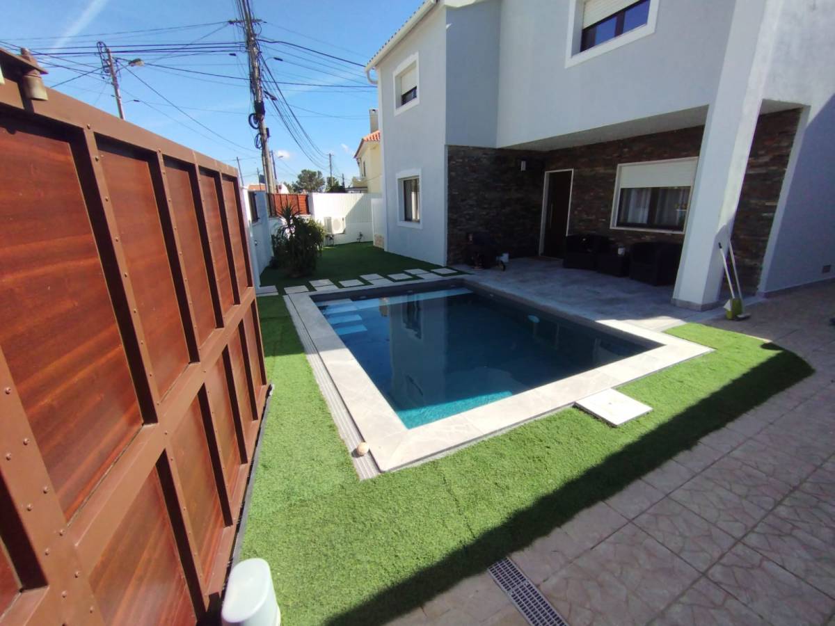 Lincoln - Sesimbra - Swimmingpool montieren