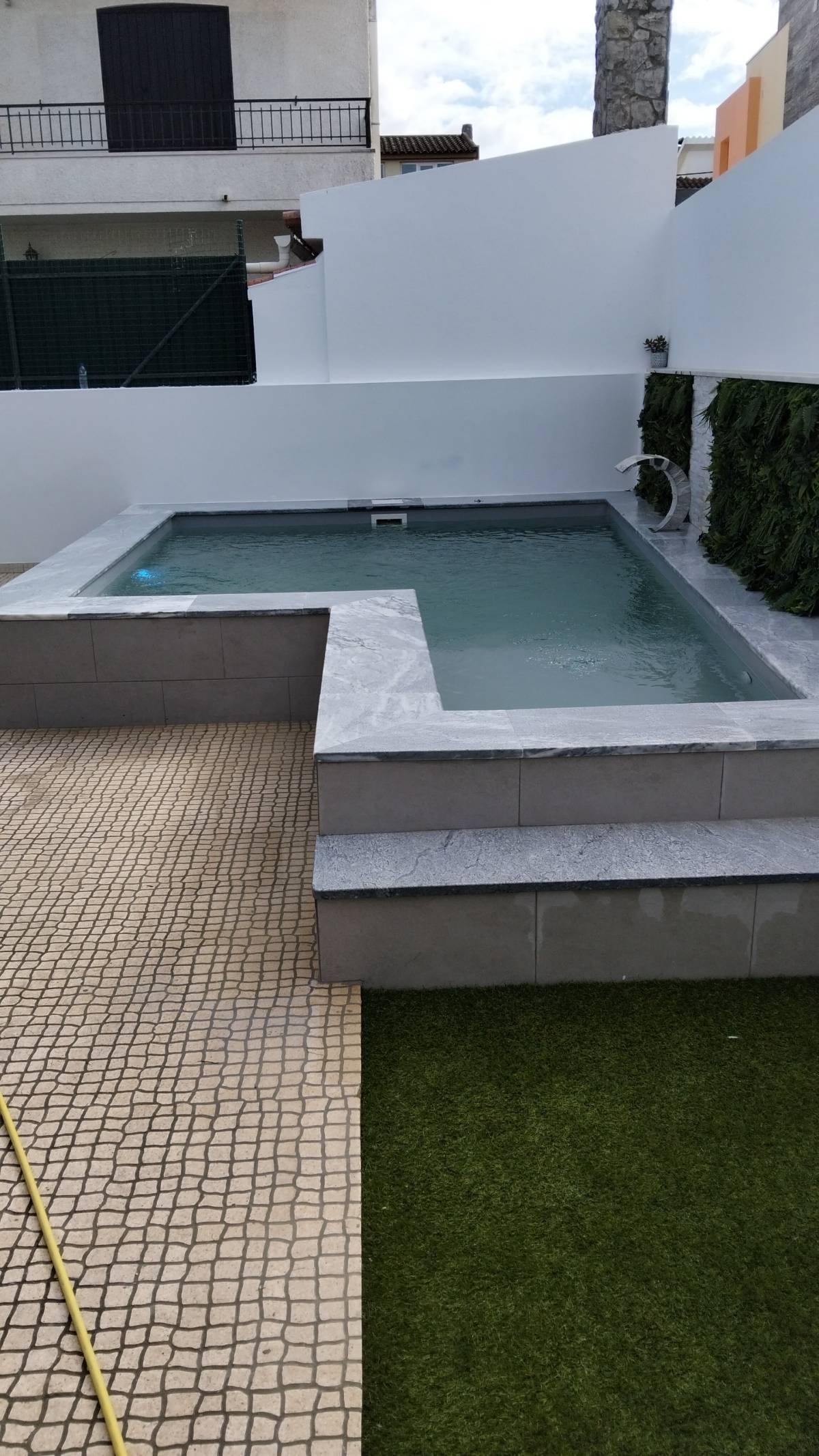 Lincoln - Sesimbra - Swimmingpool reinigen oder warten