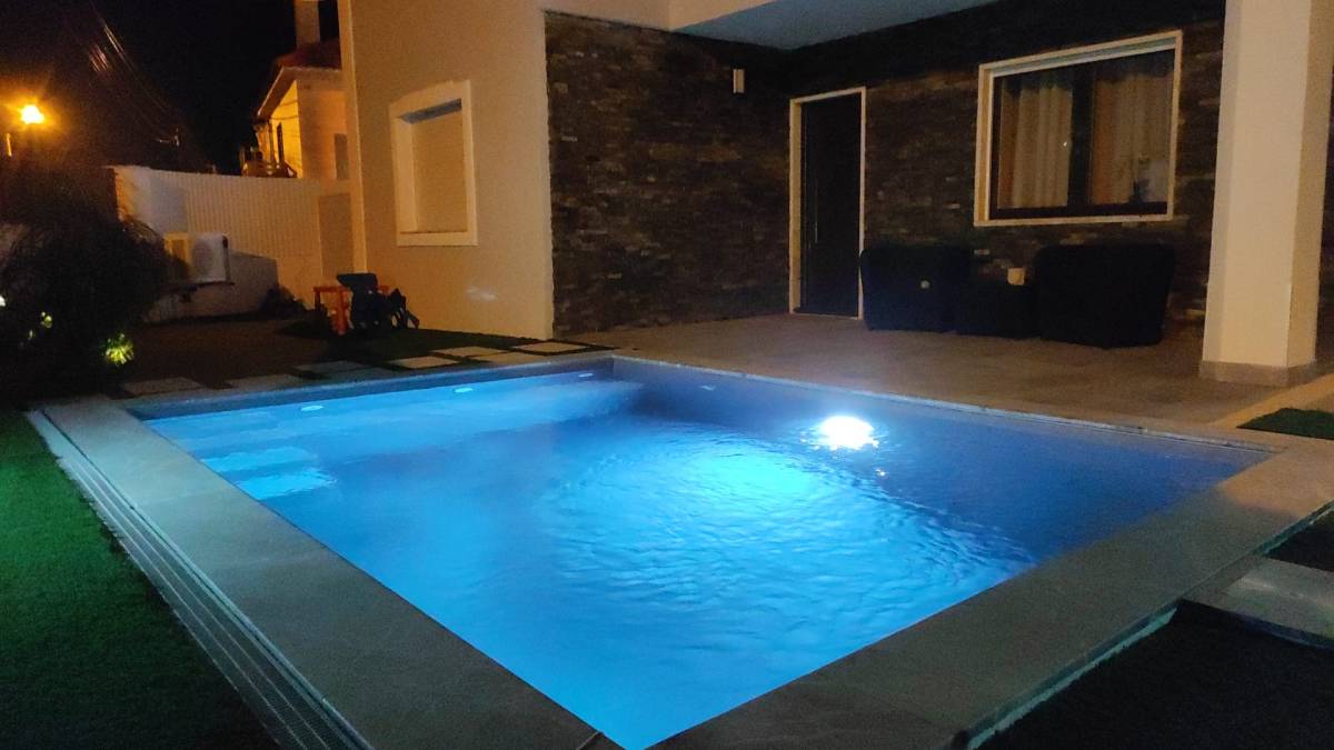 Lincoln - Sesimbra - Pools, Whirlpools und Sauna