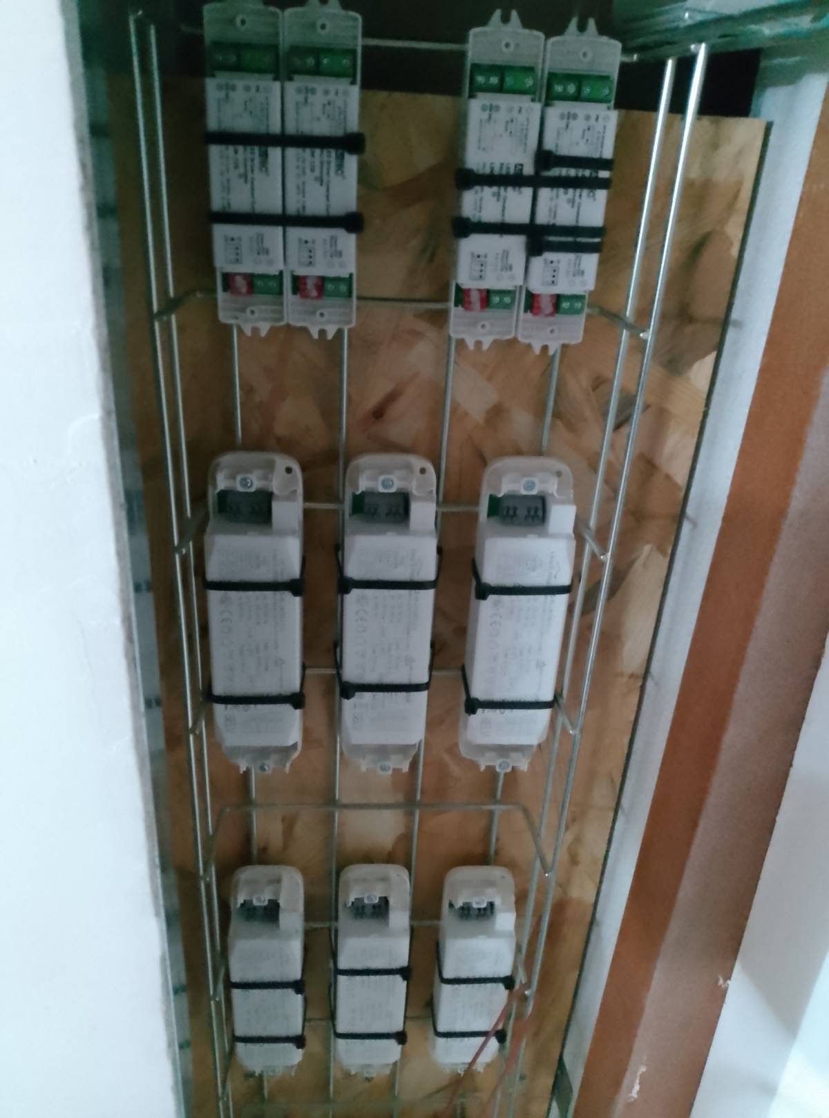 Ozires - Amadora - Circuit Breaker Panel or Fuse Box Installation
