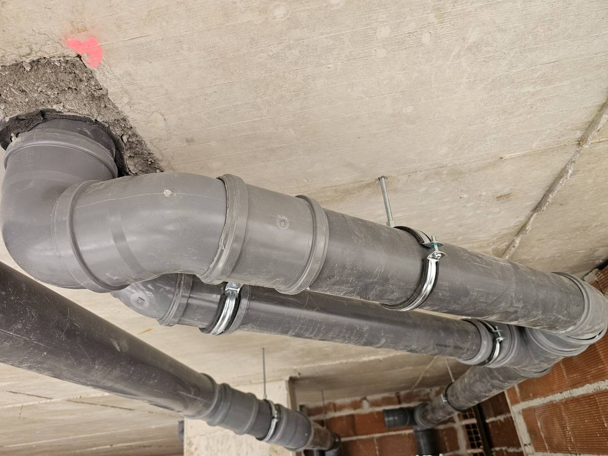 Jó Francisco/ JF canalização prestação de serviços - Albufeira - Undichte Rohre oder Wasserhähne reparieren