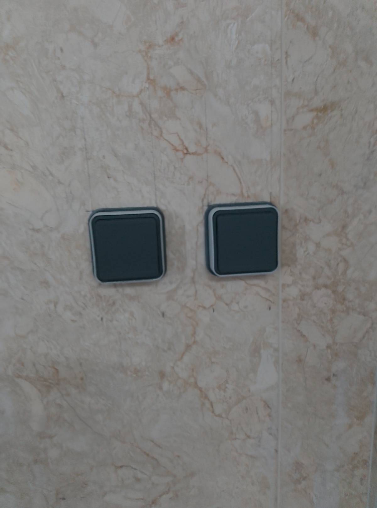 Ozires - Amadora - Lighting