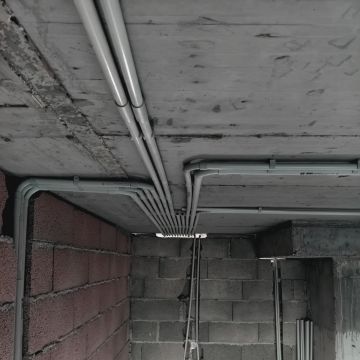 Ozires - Amadora - Instalación de interruptores y enchufes
