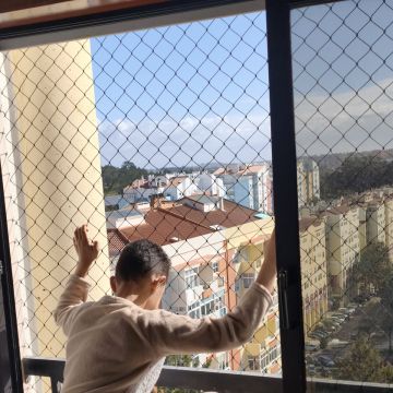 Safekids&pets - Cascais - Bilder aufhängen und Kunstinstallationen anbringen