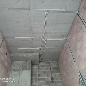 Ozires - Amadora - Instalación de cajas de fusibles