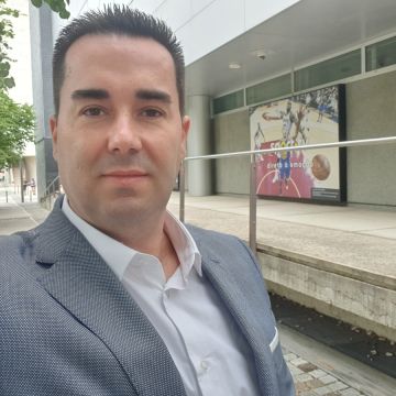 Evandro Almeida - Alcochete - Swimmingpool reinigen oder warten