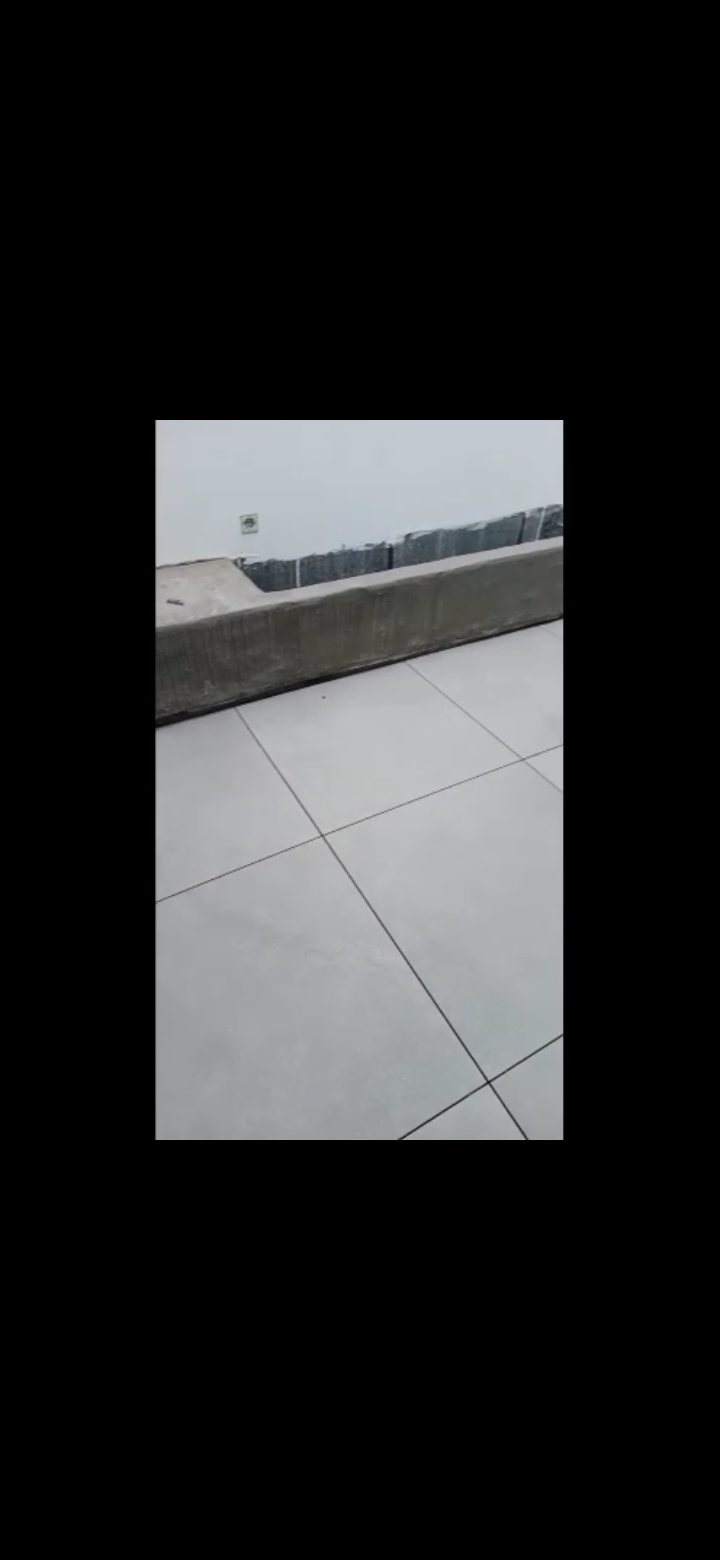 Naw revestimentos - Seixal - Bodenfliesen verlegen
