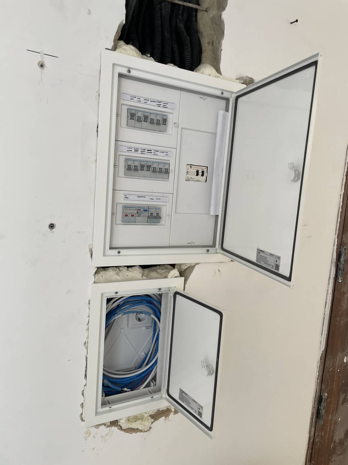 VOLTRO Soluções Elétricas - Almada - Instalação de Lâmpada