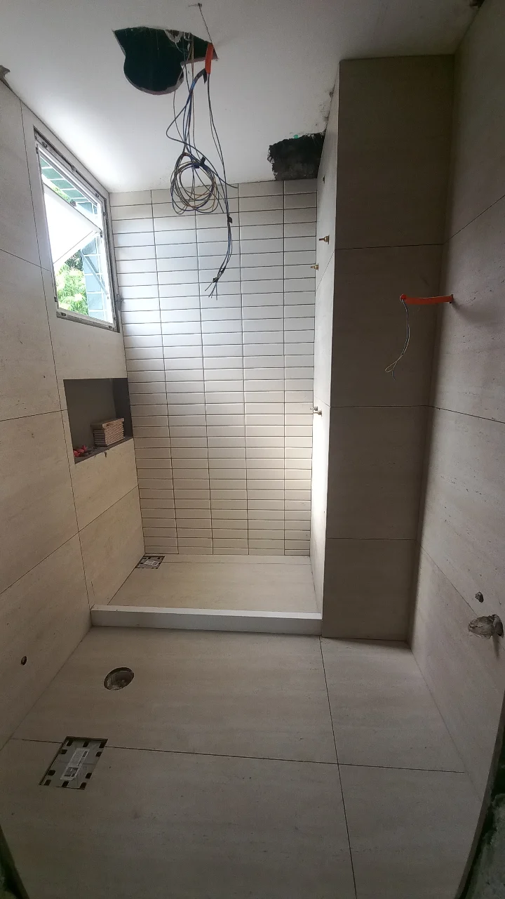 Fino Trato Remodelações - Amadora - Küchenarbeitsplatte montieren
