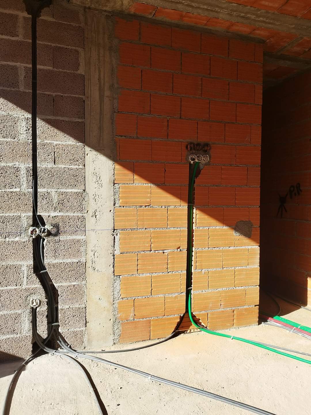 Oliveira - Amadora - Roof Cleaning