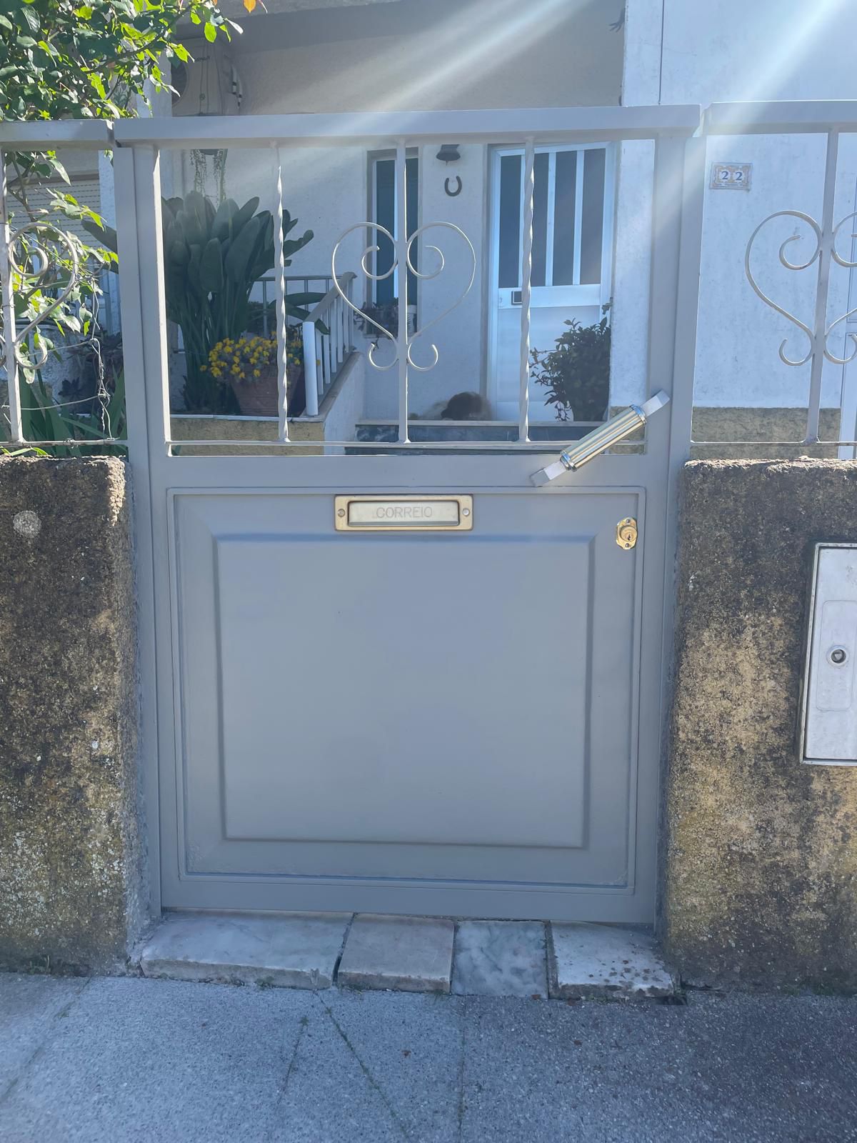 Serralharia Nova - Castelo Branco - Instalação de Porta para Animais de Estimação