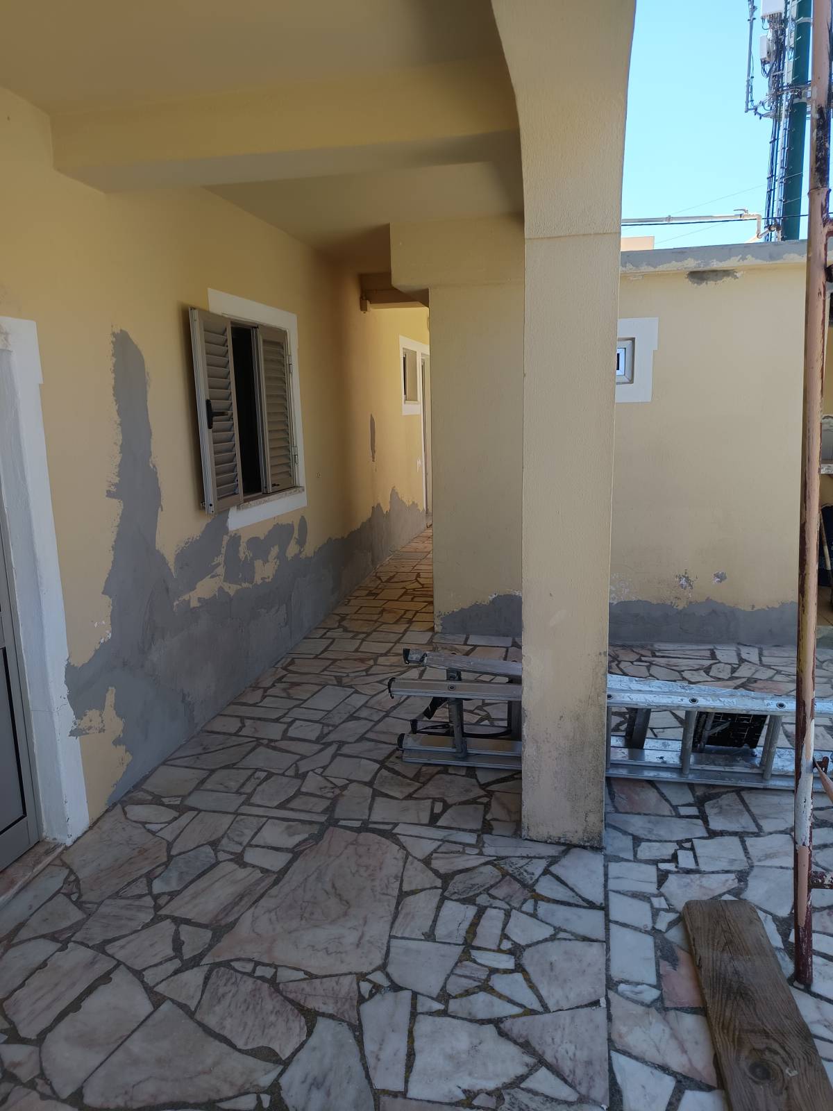 Dumex pinturas - Silves - Montagem de Mobiliário ou Equipamento Exterior