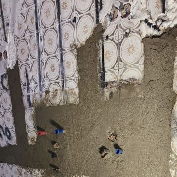 João Esteves - Lisboa - Innenwand einbauen