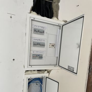 VOLTRO Soluções Elétricas - Almada - Instalação de Lâmpada