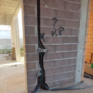 Oliveira - Amadora - Interior Wall Addition
