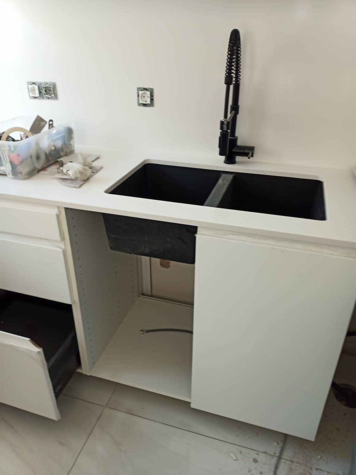 LINEAR REMODELAÇÕES - Cascais - Instalação de Tubos de Canalização