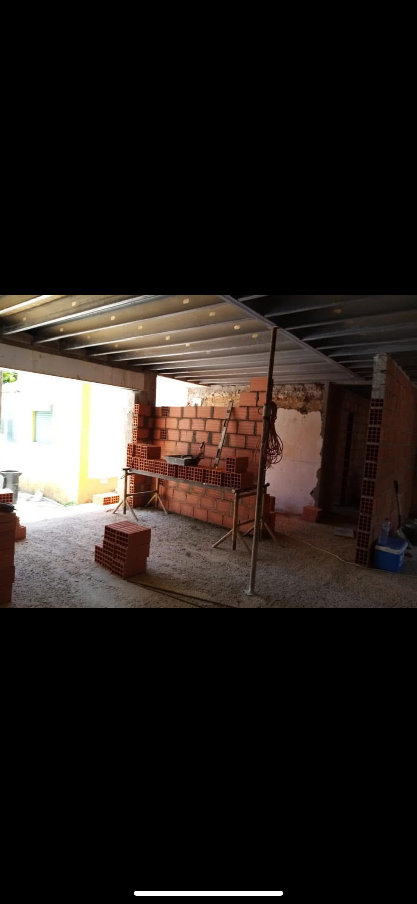 LN Remodelações - Bombarral - Innenwand einbauen