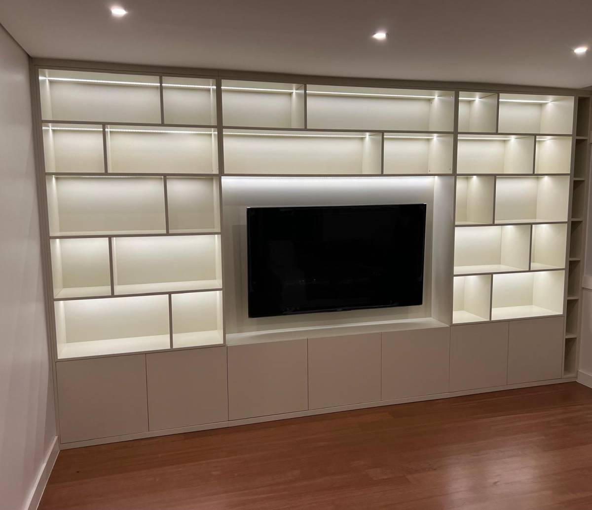 PDJT - Engenharia e Design, Lda. - Maia - Stone or Tile Flooring Installation