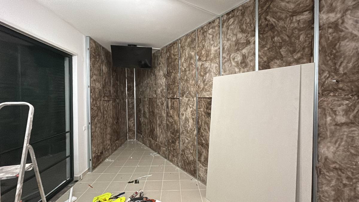 BR logística - Évora - Revestimento de Parede em Madeira