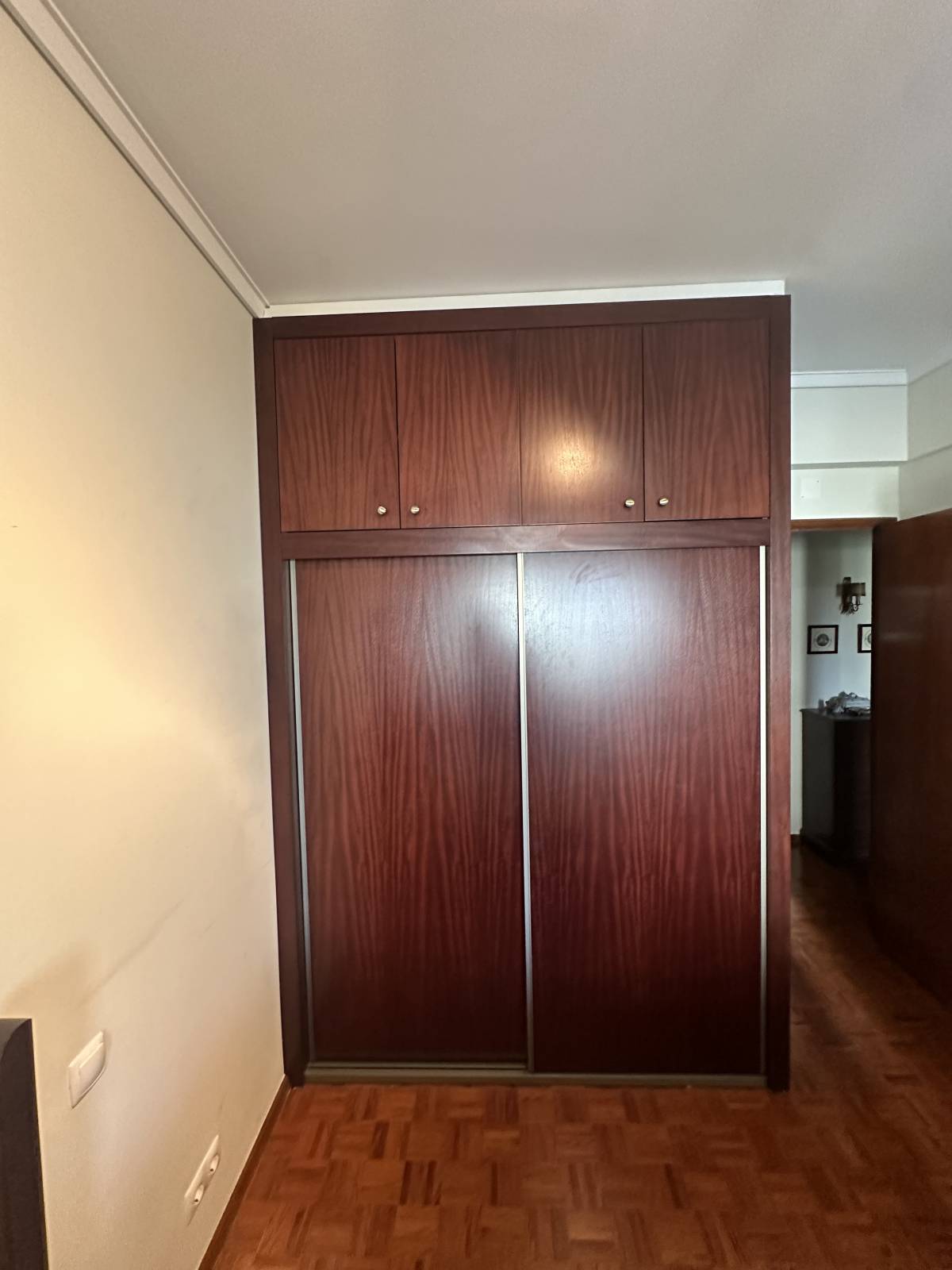 Davis santos - Lisboa - Schrank umbauen