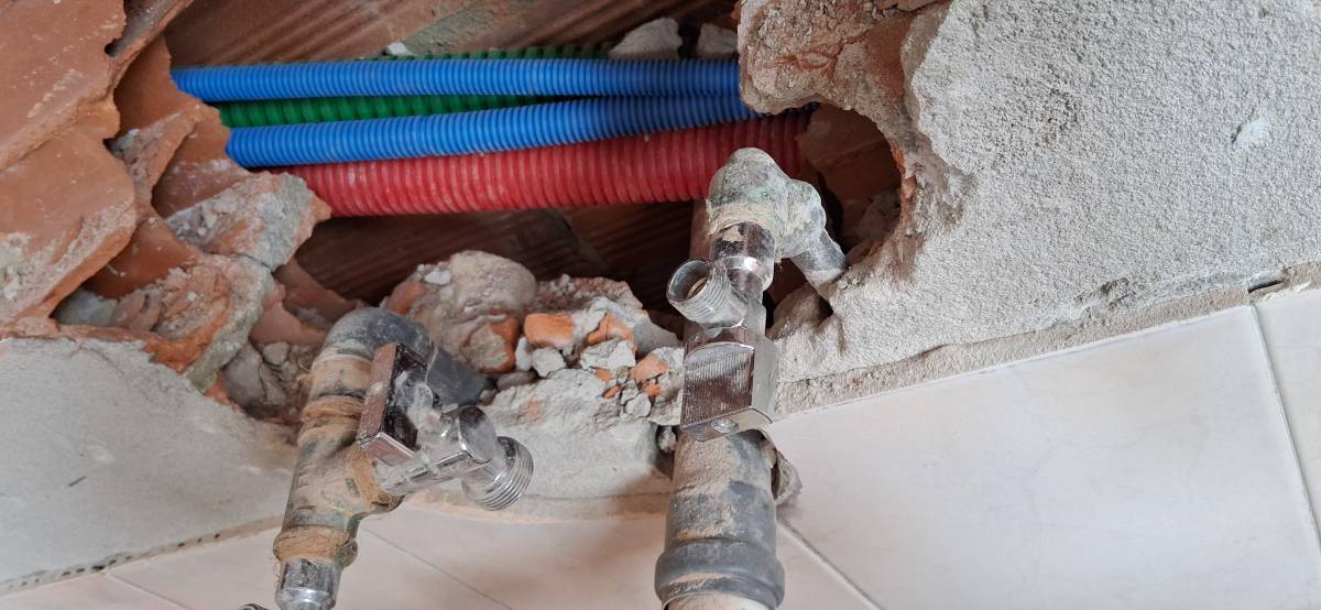 BT Eletricidade & Canalização - Mira - Plumbing Pipe Installation