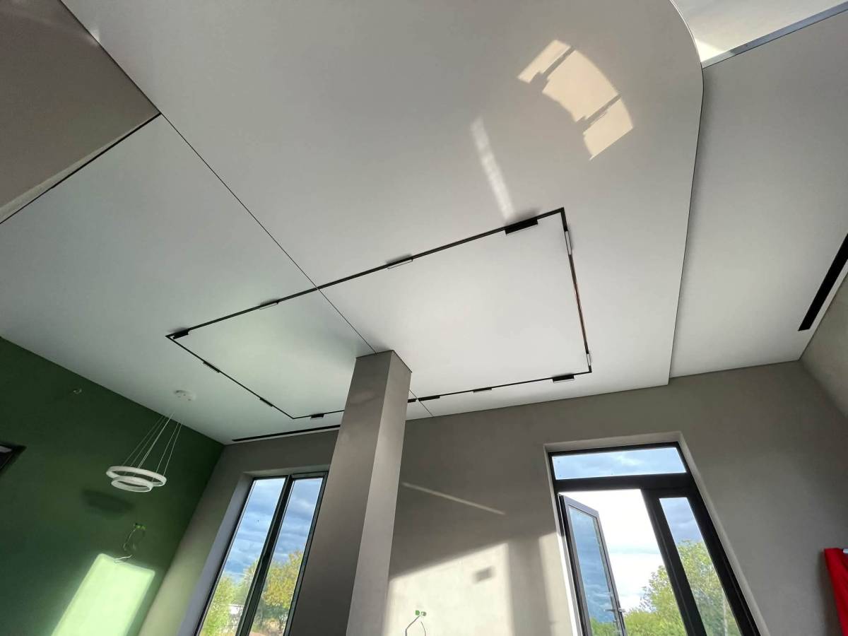Voievoda Remodelações - Sintra - Innenwand einbauen