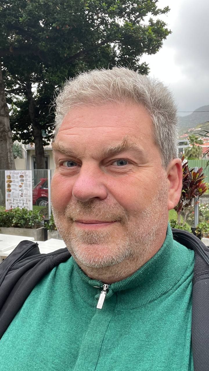 Sergei Khlebushkin - Porto Moniz - Zentrale Klimaanlage reparieren