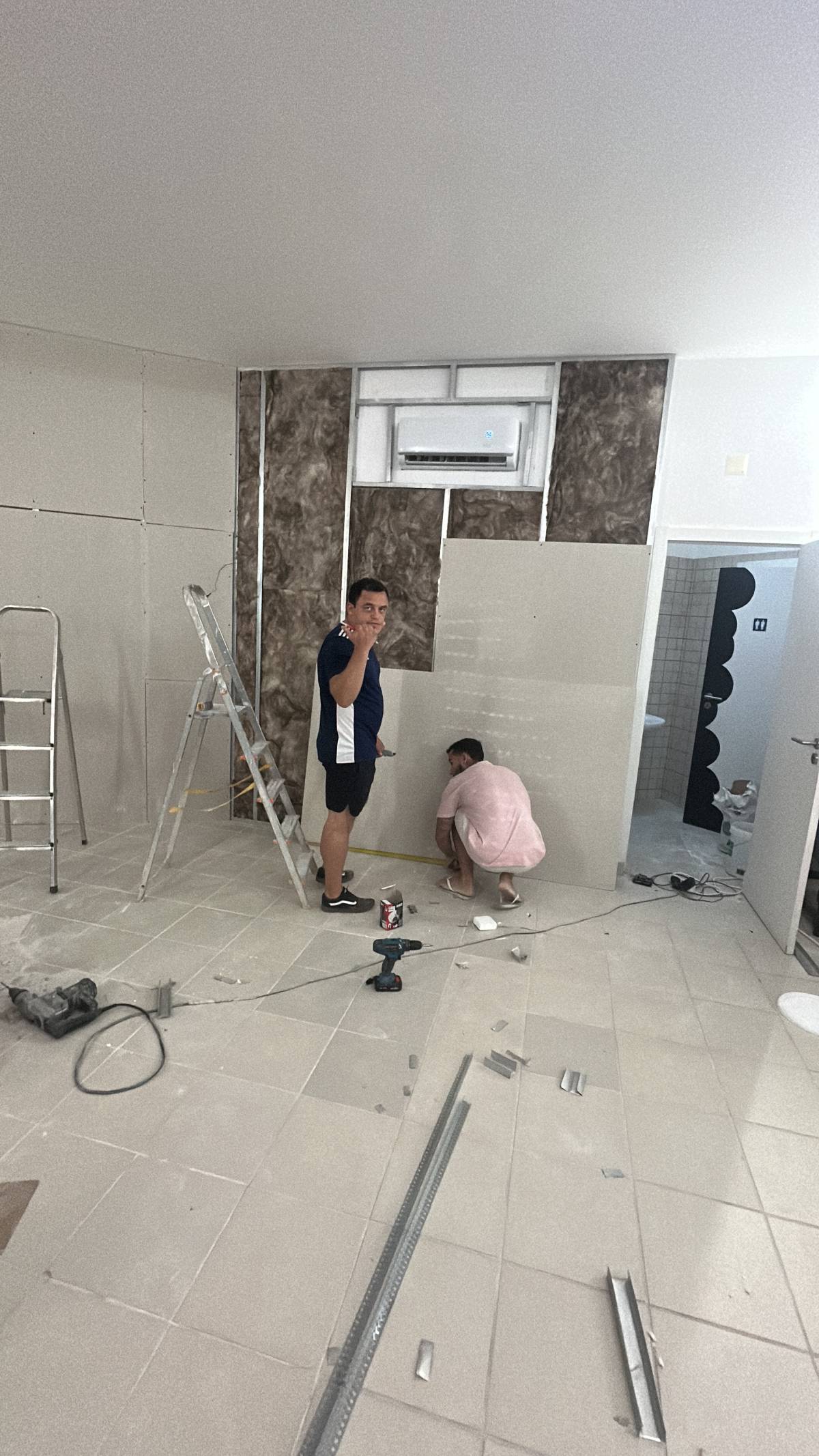 BR logística - Évora - Reparação de Corrimão