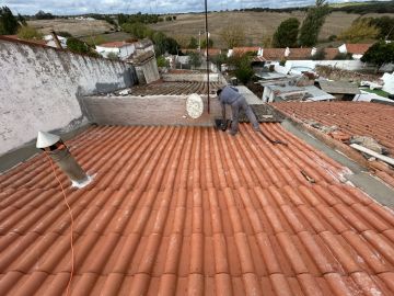 BR logística - Évora - Corte e Aparação de Relvado