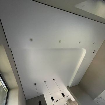 Voievoda Remodelações - Sintra - Dachfenster montieren
