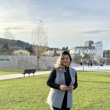 Karine Lima - Porto de Mós - Espetáculo de Circo