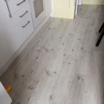 Thascius Alves Santos - Amadora - Stone or Tile Flooring Installation