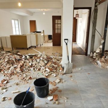 Serhii Molchanov - Oeiras - Asbestos Removal