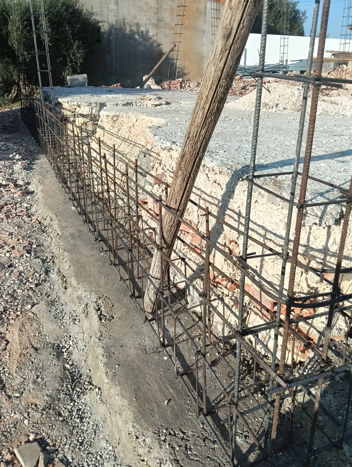 Volutas e arestas unipessoal lda - Rio Maior - Remodelación de habitaciones