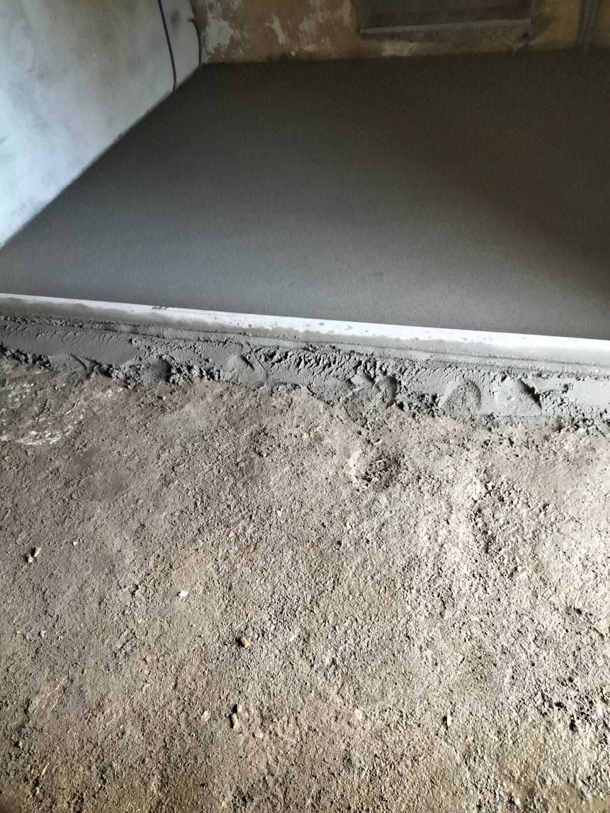 Volutas e arestas unipessoal lda - Rio Maior - Plastering