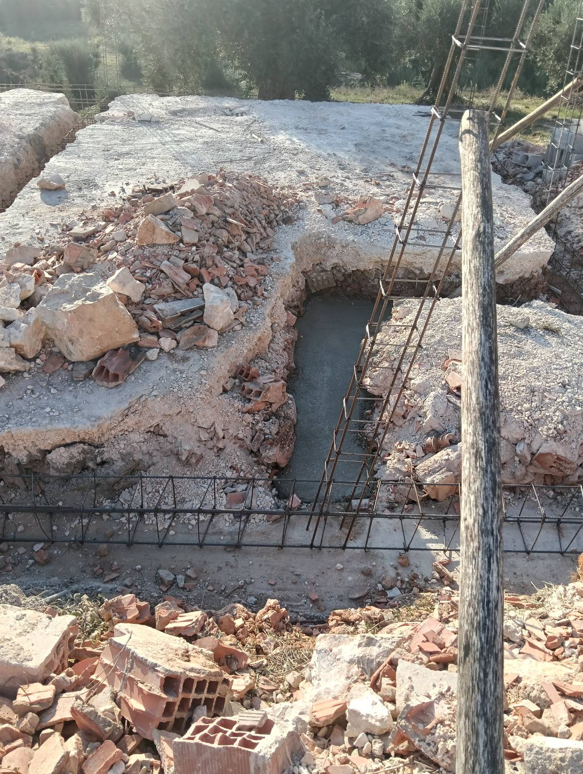 Volutas e arestas unipessoal lda - Rio Maior - Reparación de canaletas
