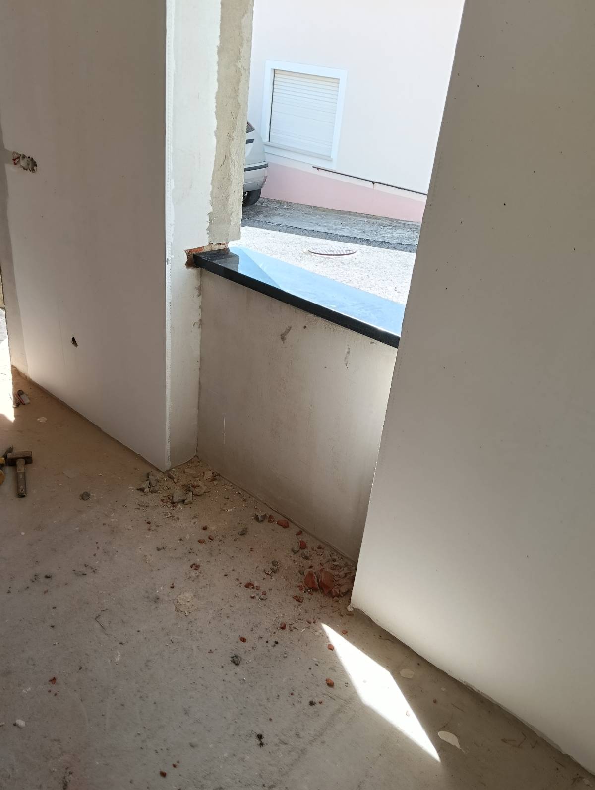 Volutas e arestas unipessoal lda - Rio Maior - Floor Tiling
