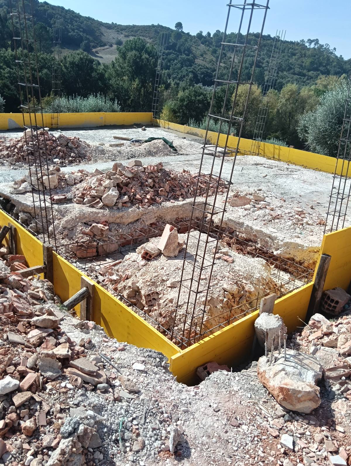 Volutas e arestas unipessoal lda - Rio Maior - Manitas