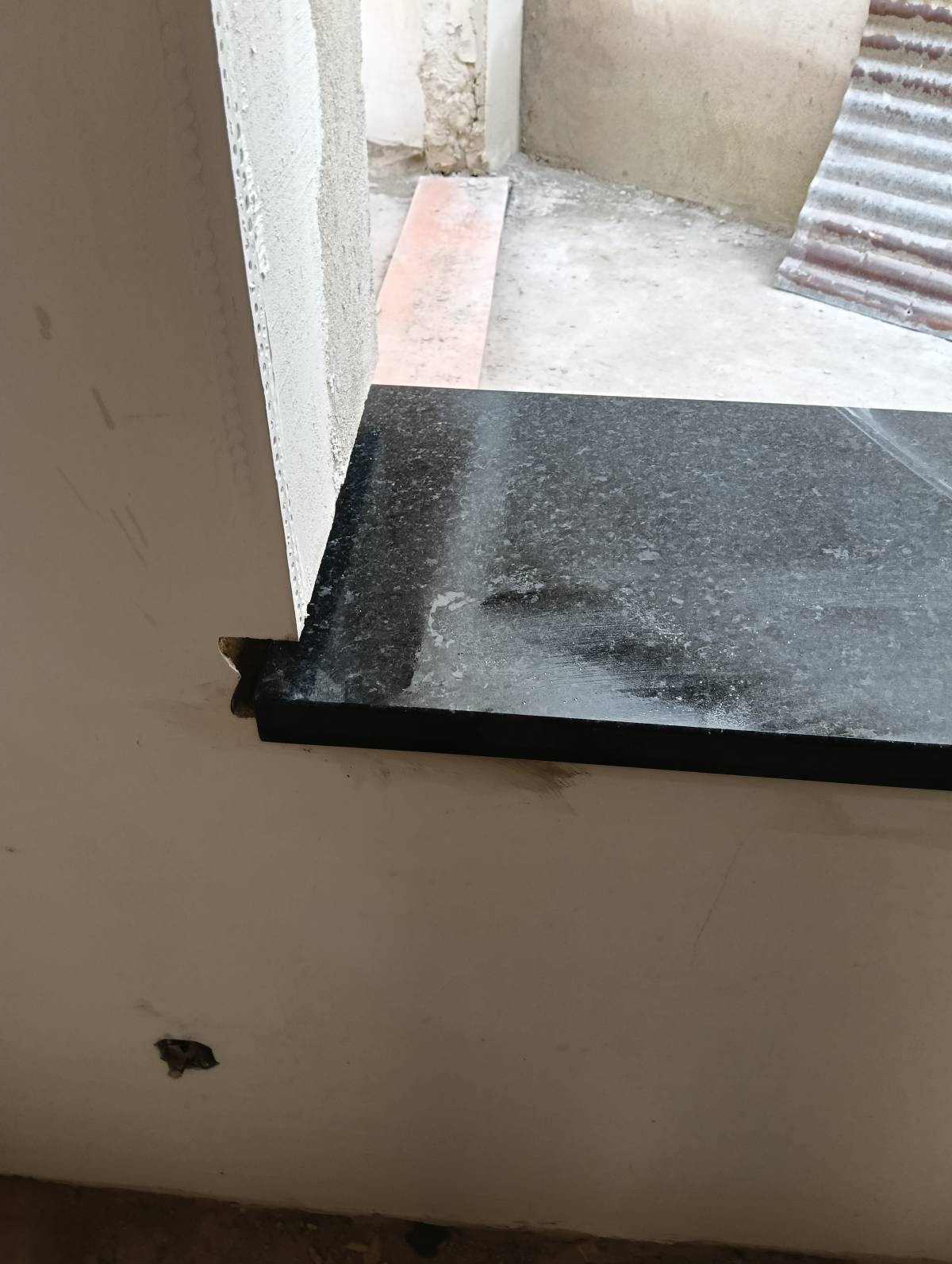 Volutas e arestas unipessoal lda - Rio Maior - Remodelación de tienda