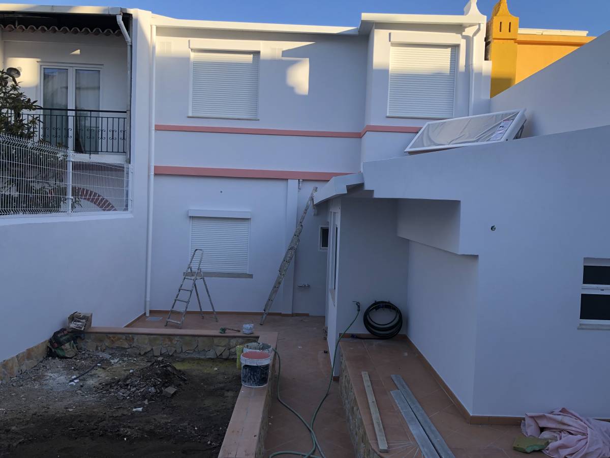 Remodela Construções - Faro - Carpet Installation
