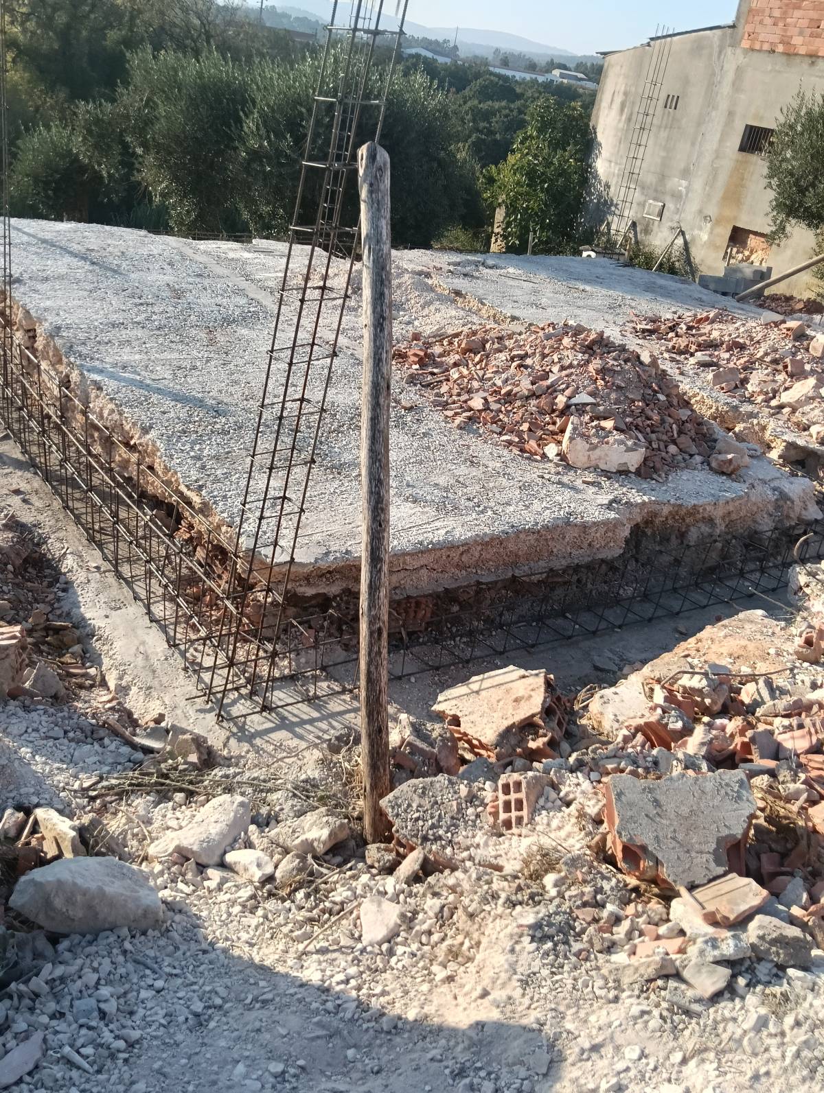 Volutas e arestas unipessoal lda - Rio Maior - Servicios de construcción