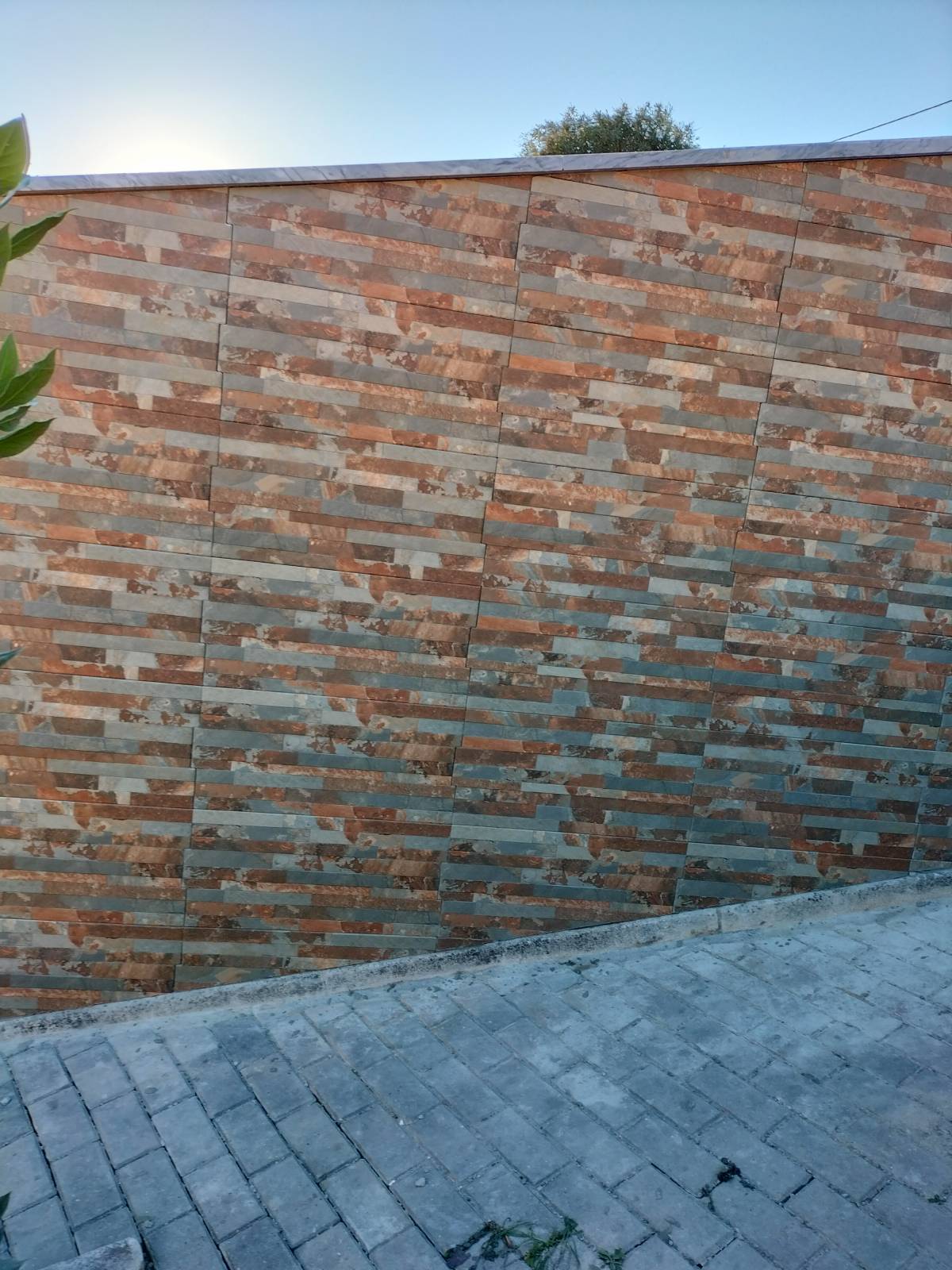 Volutas e arestas unipessoal lda - Rio Maior - Construction and Building Services