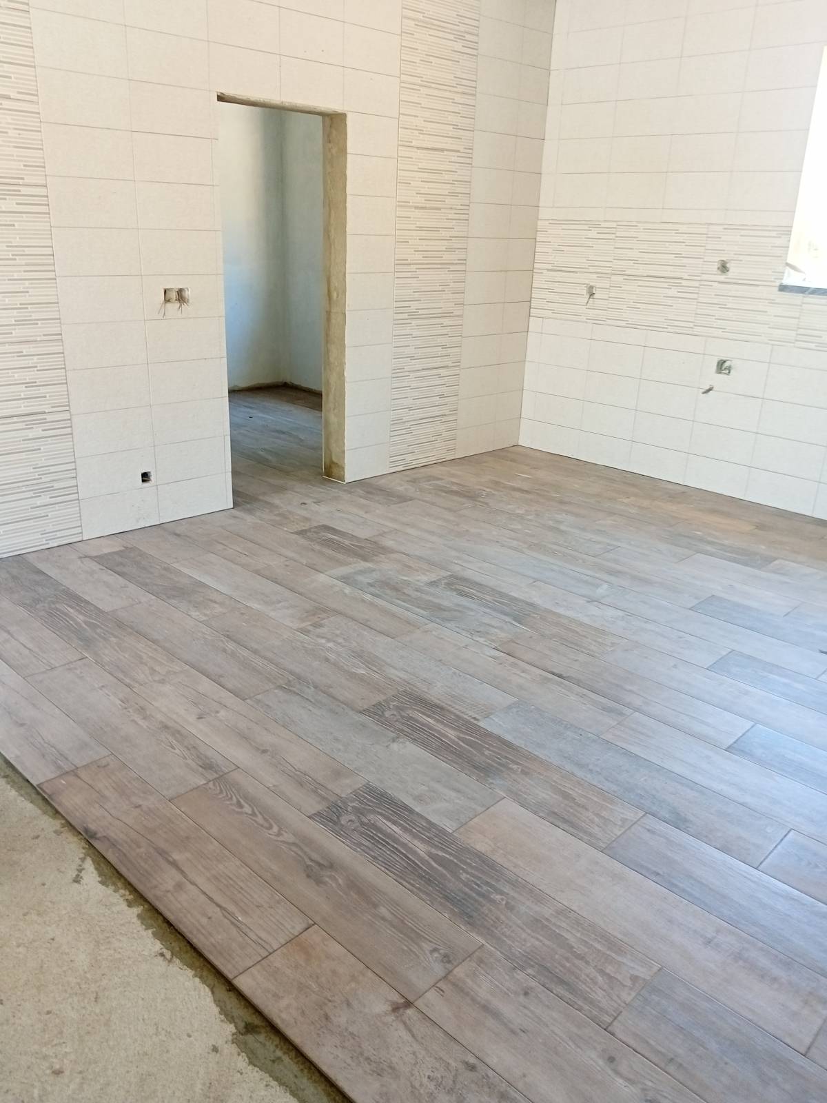 Volutas e arestas unipessoal lda - Rio Maior - Redecoration