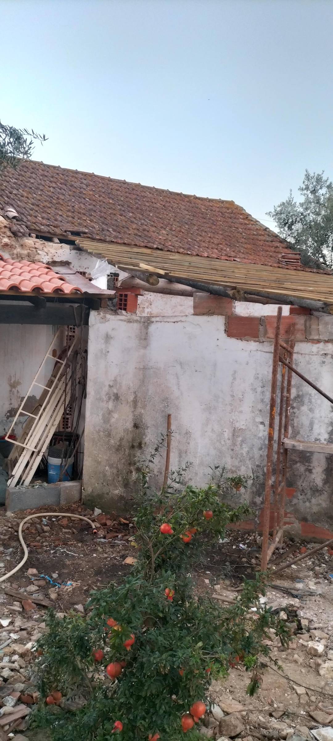 Volutas e arestas unipessoal lda - Rio Maior - Balcony Remodel